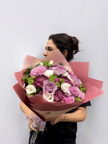 Pembeler ve morlar rüyası buketi