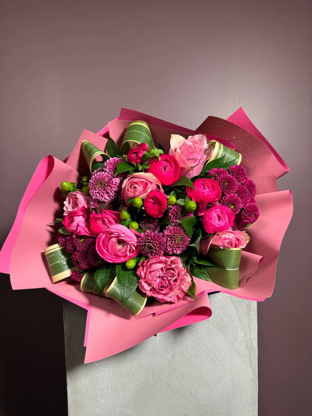 Fuşya tonlarında eregül buketi