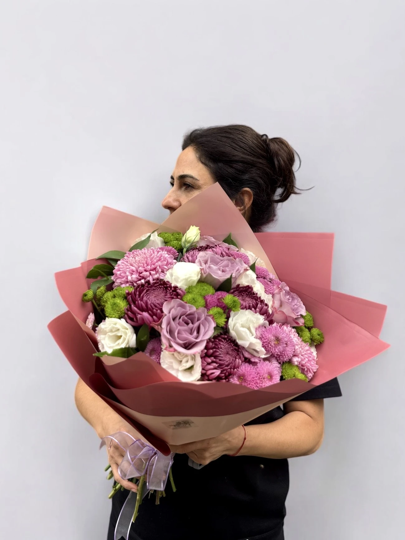 Pembeler ve morlar rüyası buketi